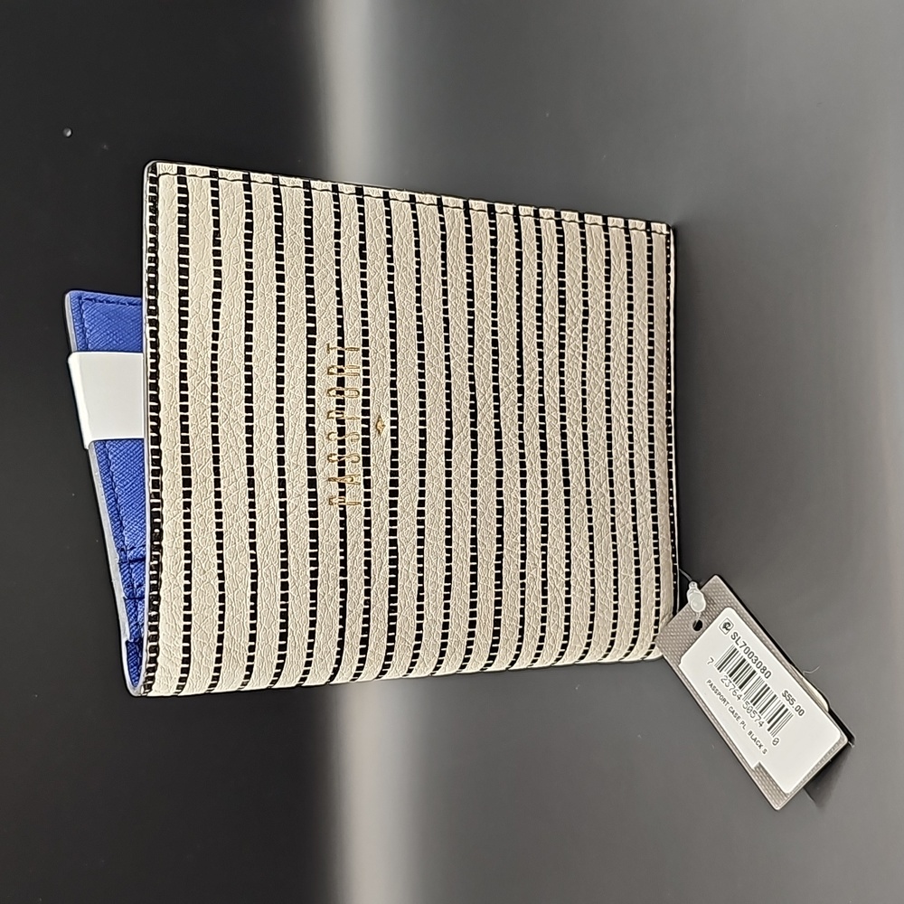 NWT Fossil Passport Case - White with Black Stripes, Navy Interior